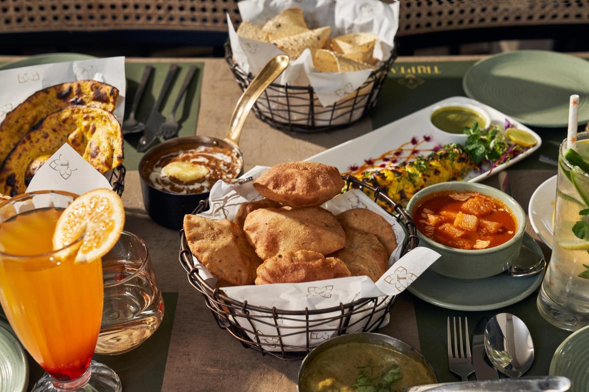 Triptam Vrindavan Luaran gambar