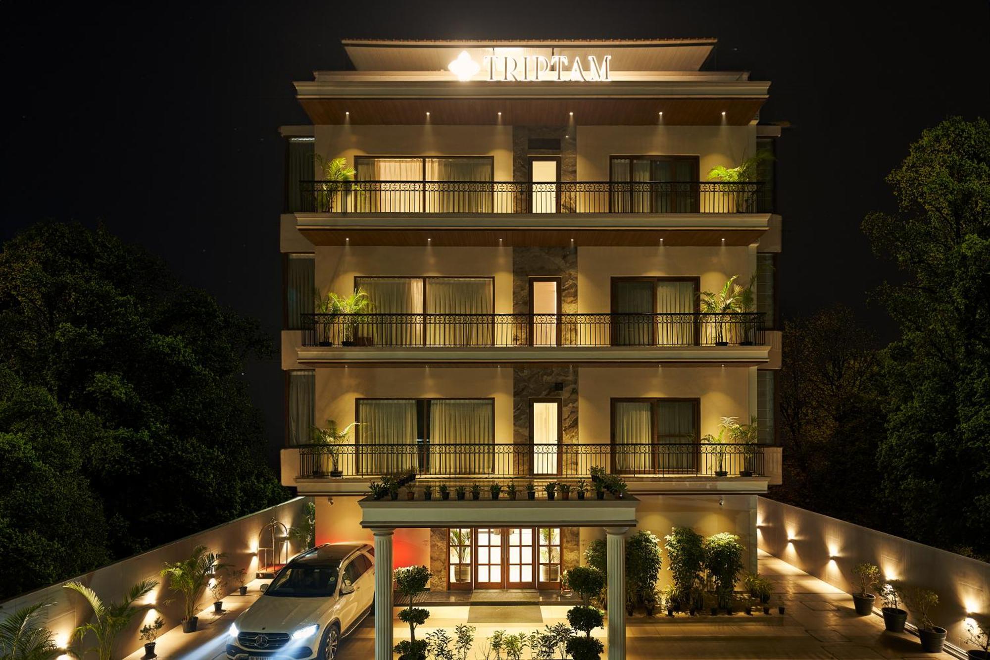 Triptam Vrindavan Luaran gambar